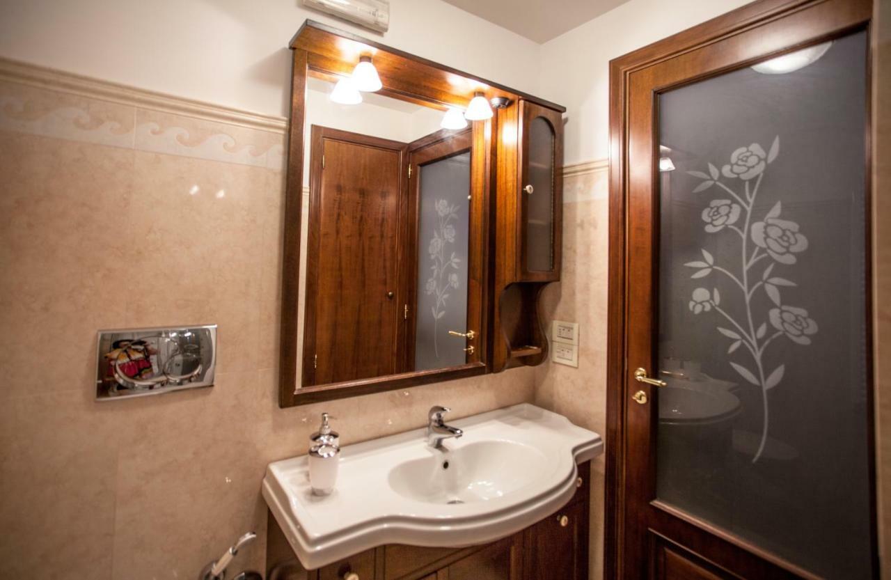 Tina House - Il Cortile Nel Centro Storico Di Taormina Apartment Ngoại thất bức ảnh
